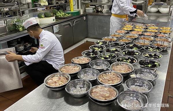 下館子吃的是預(yù)制菜還是大廚現(xiàn)炒？消費者如何維護知情權(quán)